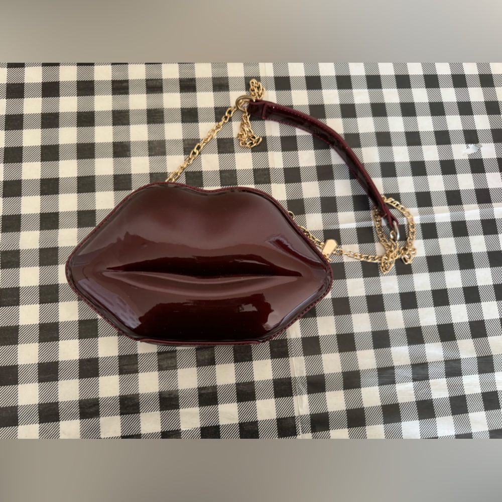 Lip Purse